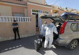 Una mujer es asesinada presuntamente por su pareja en una vivienda en Orihuela