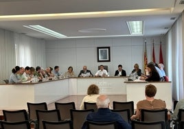 Momento del pleno de la corporación municipal de Xàtiva.