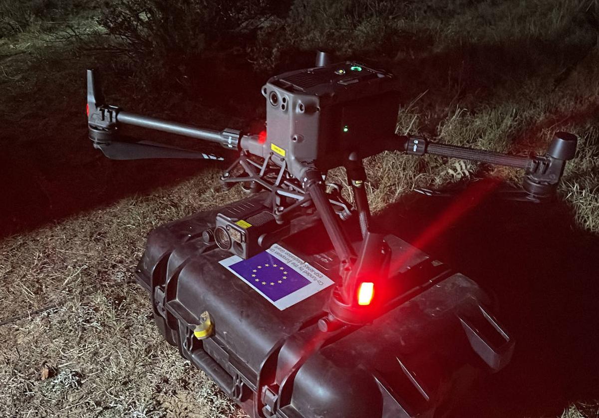 Uno de los drones que están siendo empleados para controlar el fuego en Castellón.