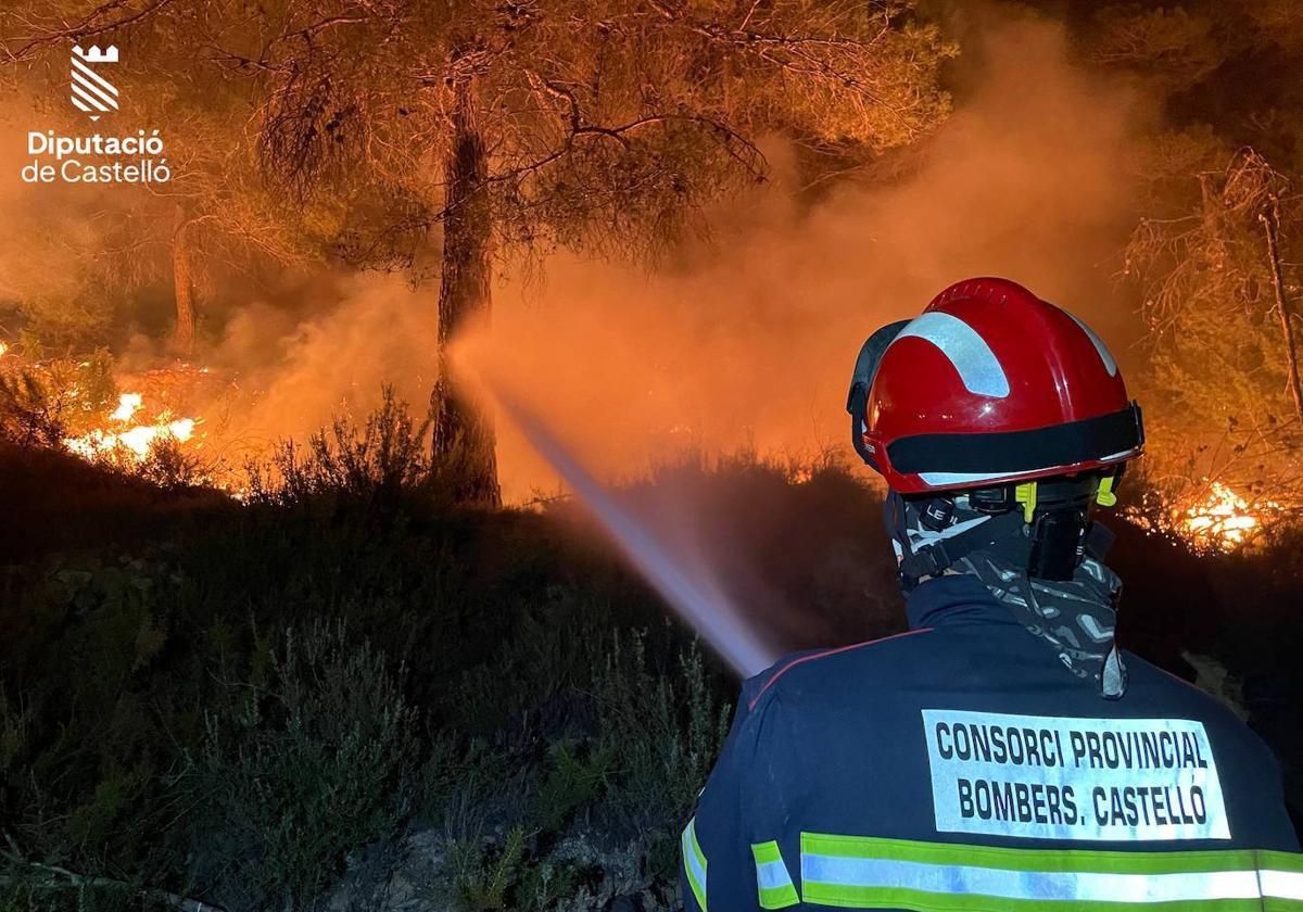 Las posiciones en el 'campo de batalla' del incendio de Villanueva de Viver