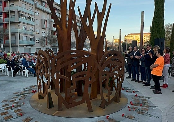 Momento de la inauguración del monumento.