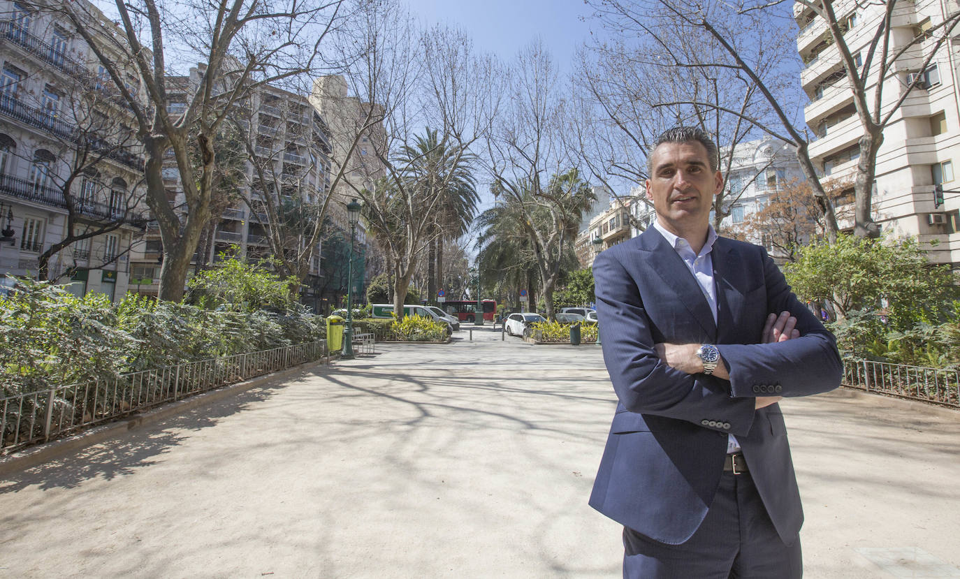 Alberto Marina, médico estético que tiene una clínica en la Gran Vía Marqués del Turia.