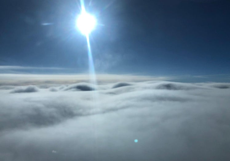 Onda de montaña sobre Los Alpes, en el segundo vuelo de la semana entre Linate y Bruselas.