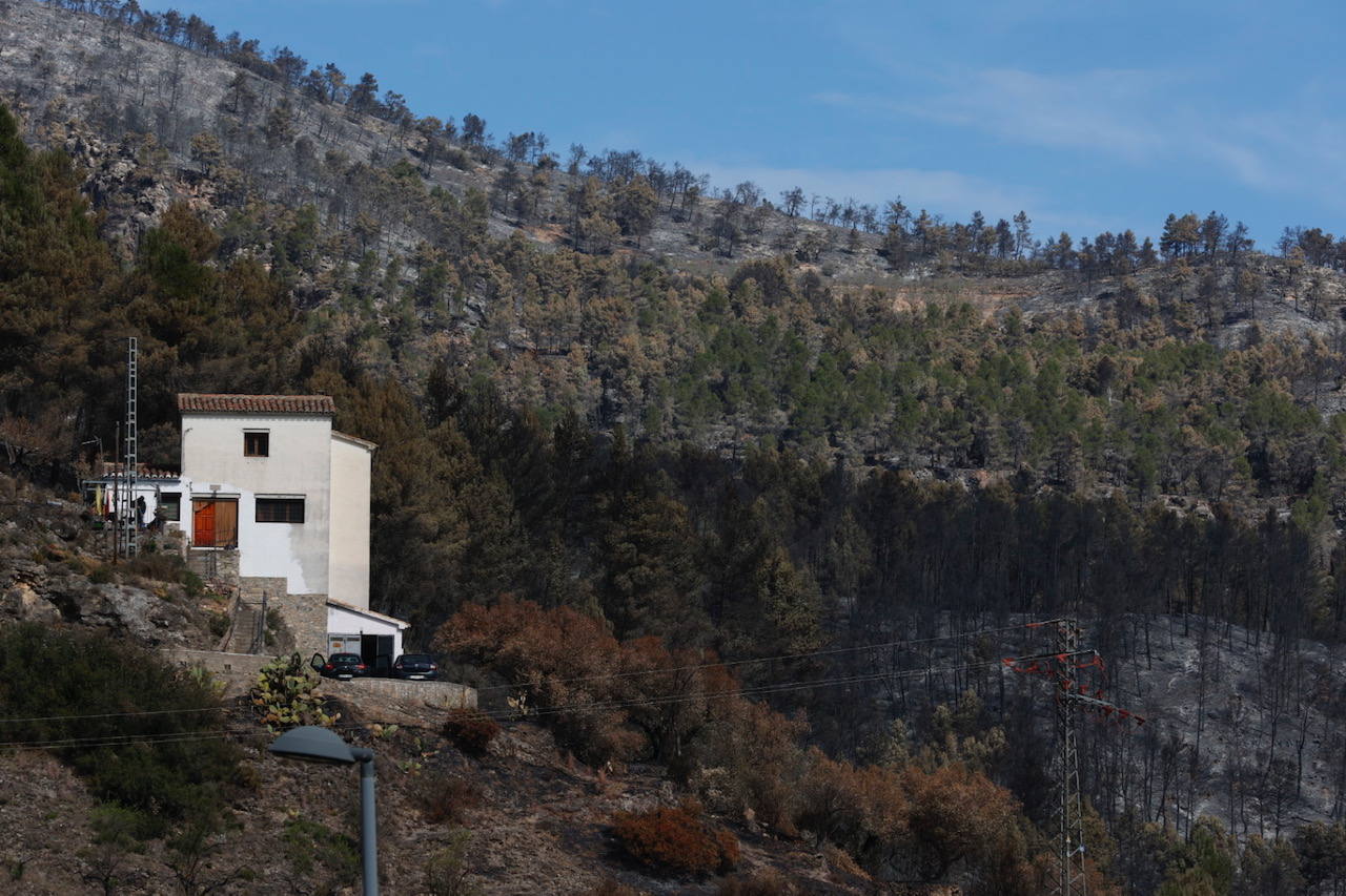 Montán, arrasado por las llamas del incendio en Castellón