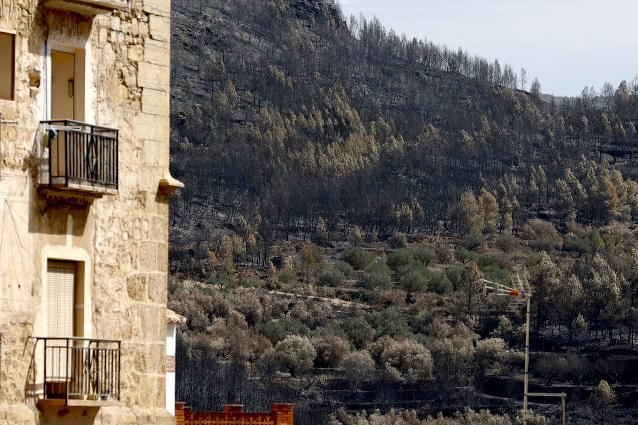 Montán, arrasado por las llamas del incendio en Castellón