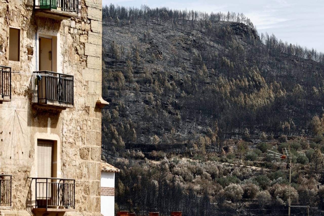 Montán, arrasado por las llamas del incendio en Castellón