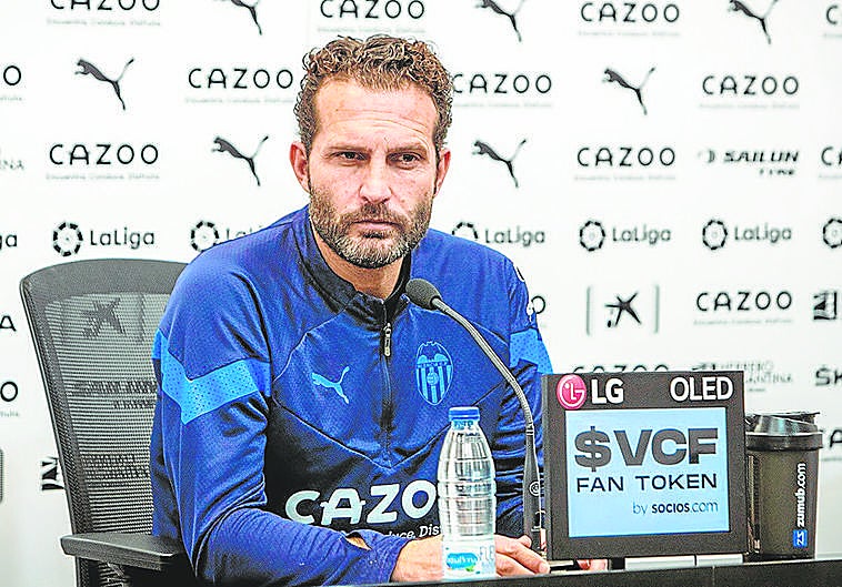 La palabra descenso no existe en el diccionario del Valencia de Baraja