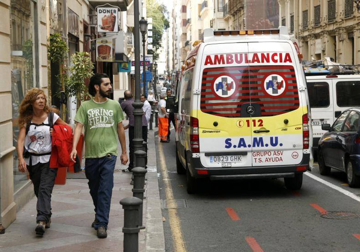 Una ambulancia en Alicante