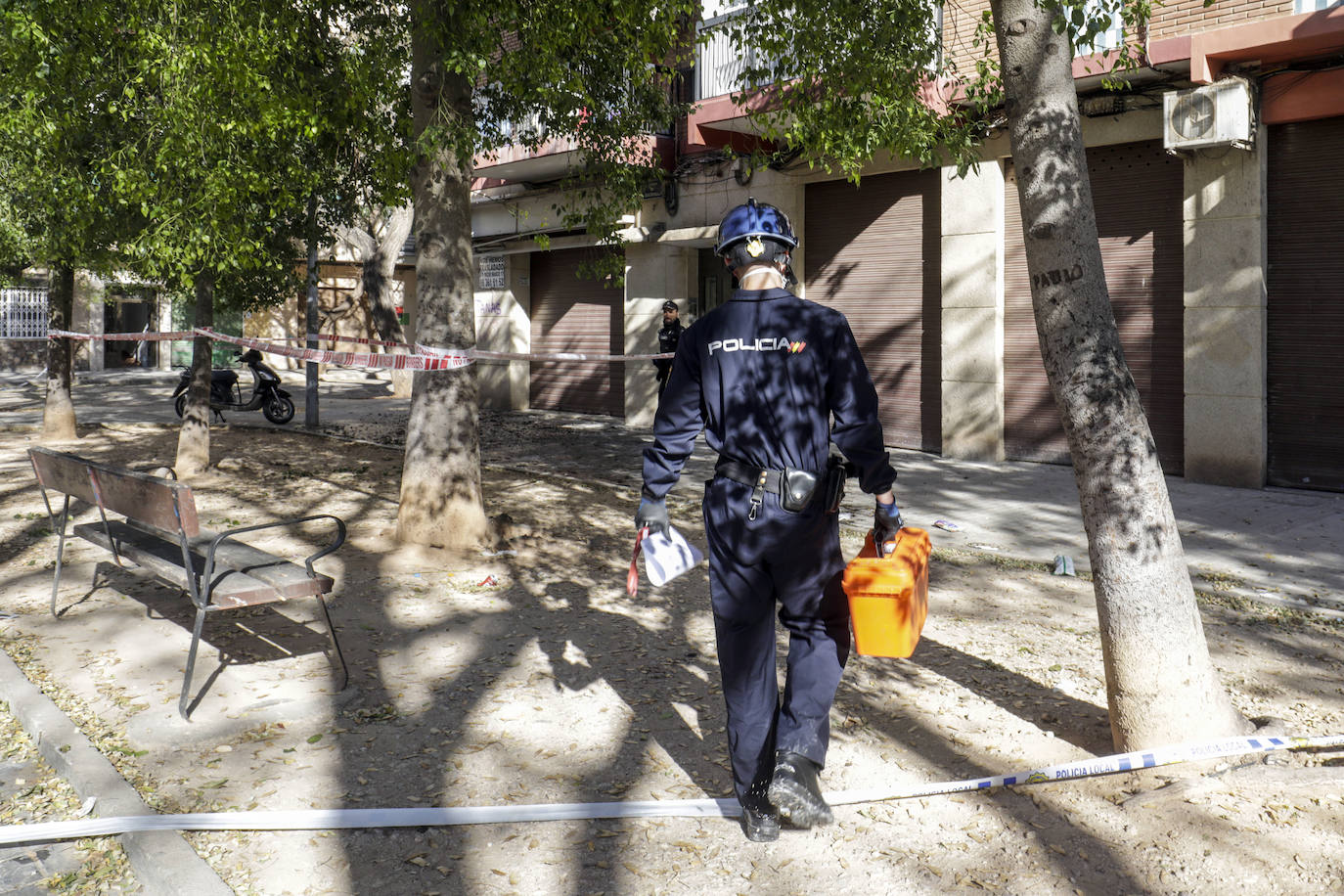 Tres personas mueren en un incendio en Valencia