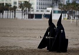 De la procesión a la playa en Valencia.
