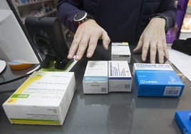 La ingesta de algunas alimentos minimiza los efectos de los medicamentos.