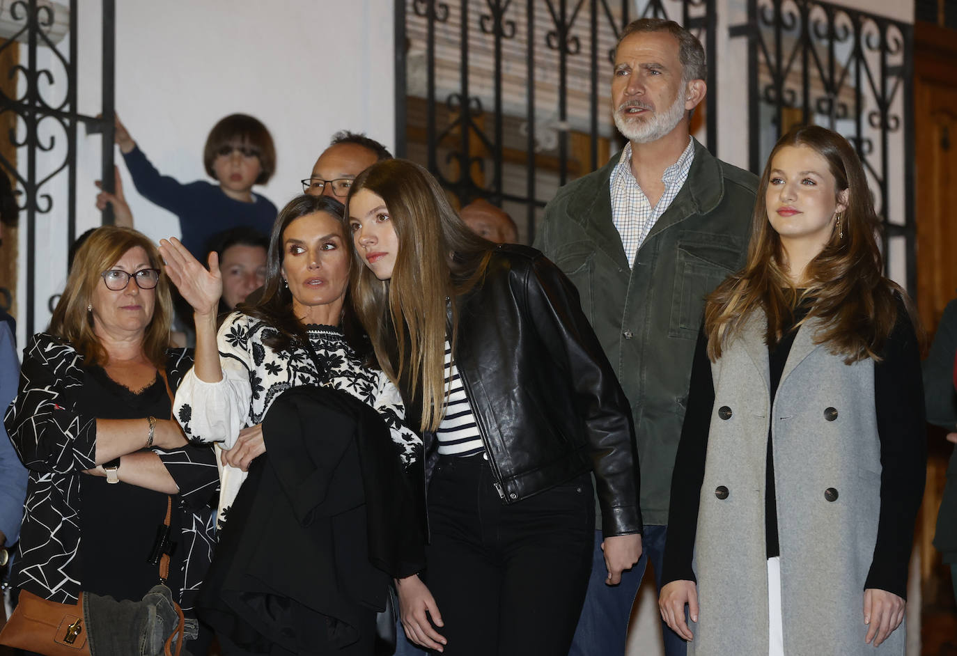 La aparición de los Reyes junto a Leonor y Sofía en la Semana Santa de Chinchón