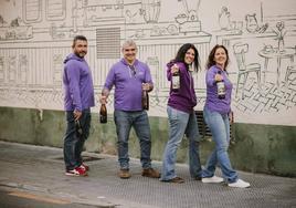 Iván, Jose, Ana y Silvia, con los vinos de variedades recuperadas.