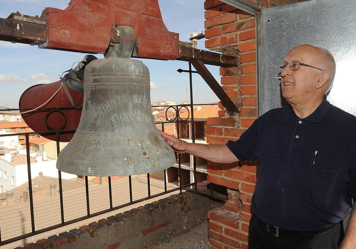 Imagen de archivo de un campanario