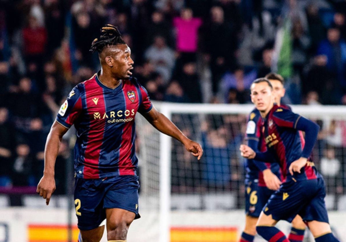 Mohamed Bouldini, durante un partido del Levante.