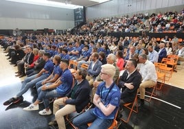 Deportistas asistentes a la presentación del Proyecto FER.