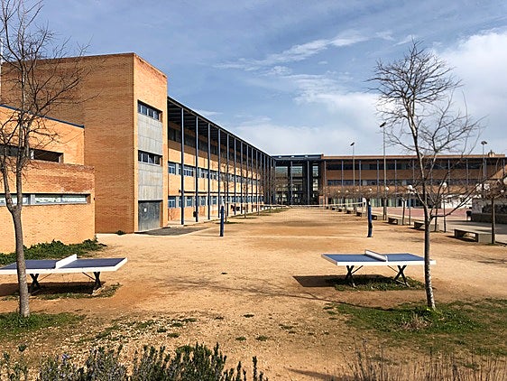 Villalonga amplía el instituto para mil alumnos y tres FP tras una década de espera