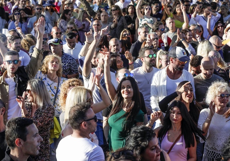 Público asistente a la cita 'remember'.