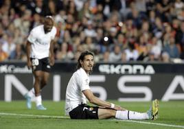 Edinson Cavani, durante el partido del Valencia ante el Sevilla.