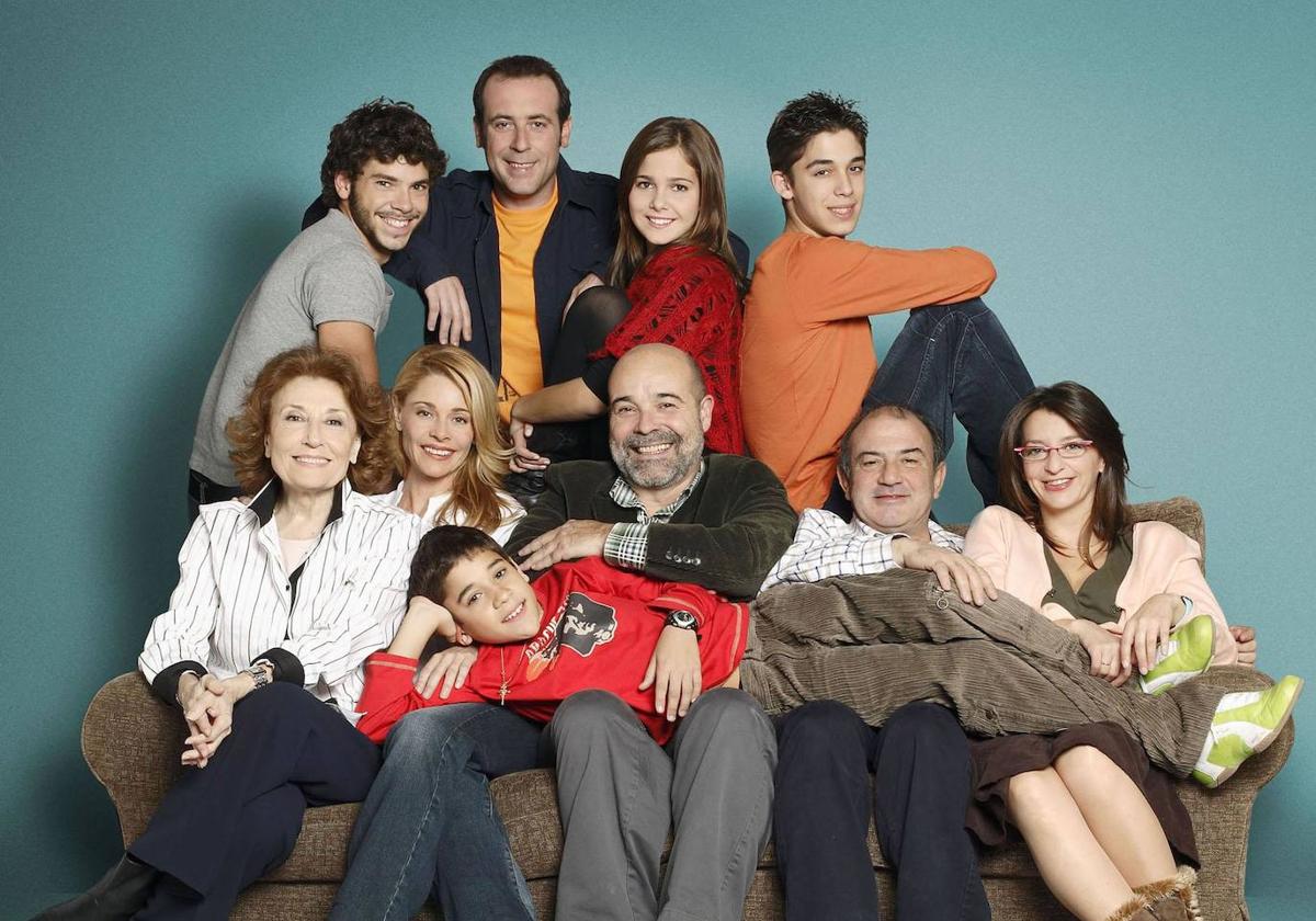 Parte del elenco de la serie.