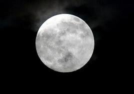 La luna llena, vista desde Valencia.