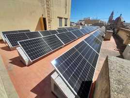 Placas solares en la Casa de la Cultura de Sueca.