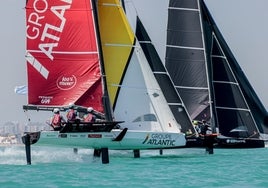 Los 'barcos voladores' de la 69F arrancan su temporada europea en Valencia Mar