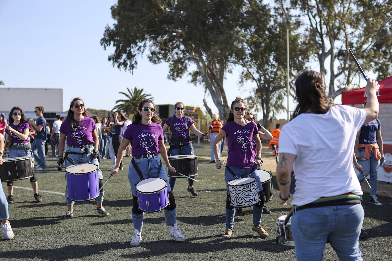 Miles de estudiantes han disfrutado de las paellas universitarias en Pinedo