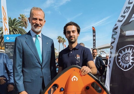 El Rey Felipe VI, junto a Miguel Ángel Sánchez, CEO de Proteus.