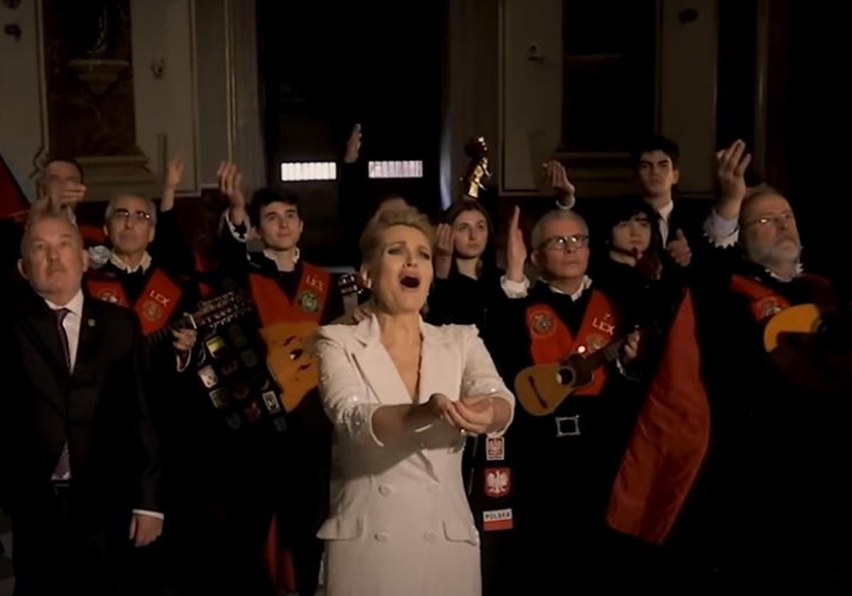 Ainhoa Arteta canta en valenciano a la Mare de Déu y estrena el videoclip que grabó en la Basílica de la Virgen