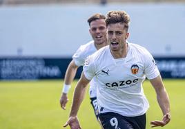 Alberto Marí, durante un partido de esta temporada con el Valencia Mestalla.