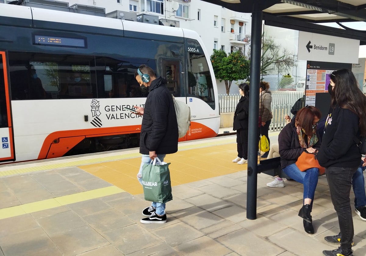 Parada en Dénia del TRAM de Alicante.