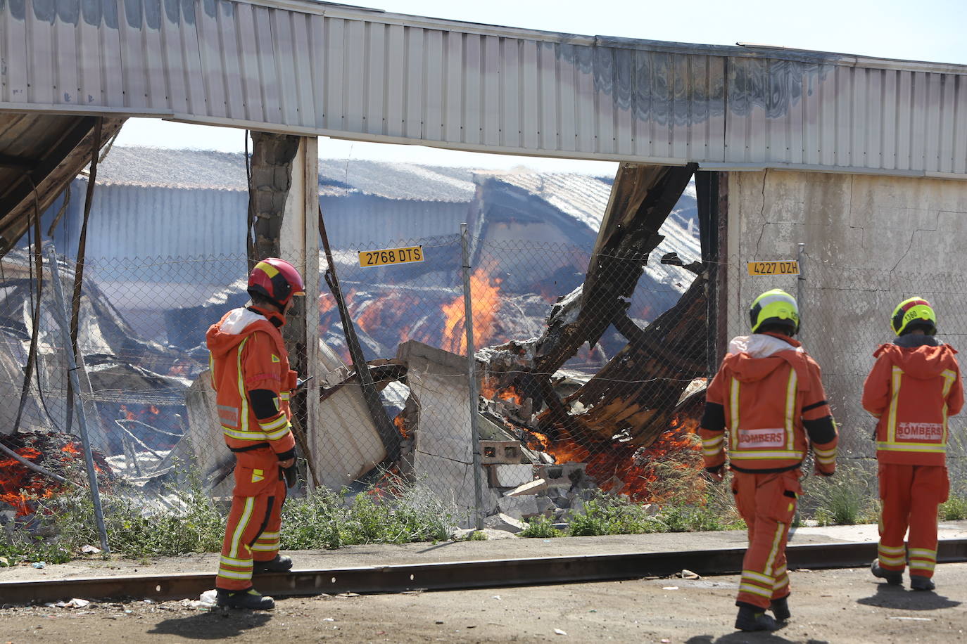 Arde la nave de la empresa que hizo las gradas del Nuevo Mestalla