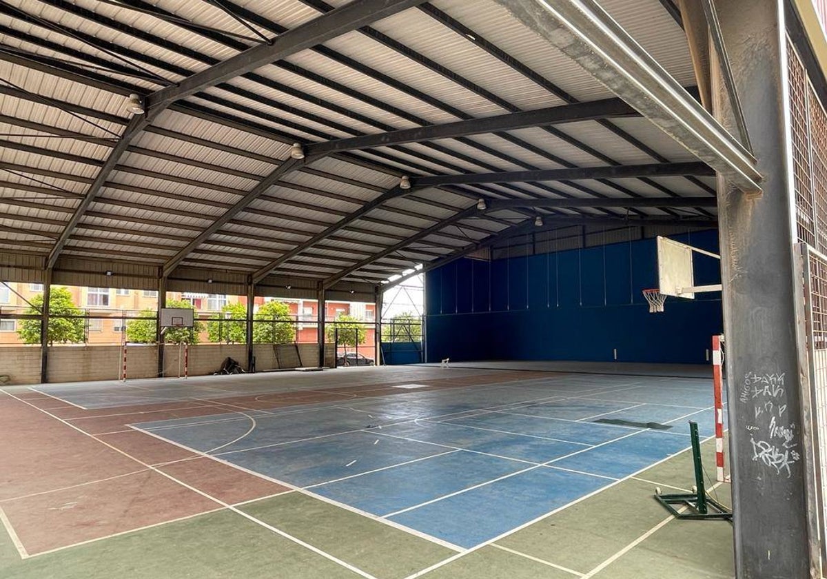 El Ayuntamiento pone a punto el polideportivo de Benimàmet