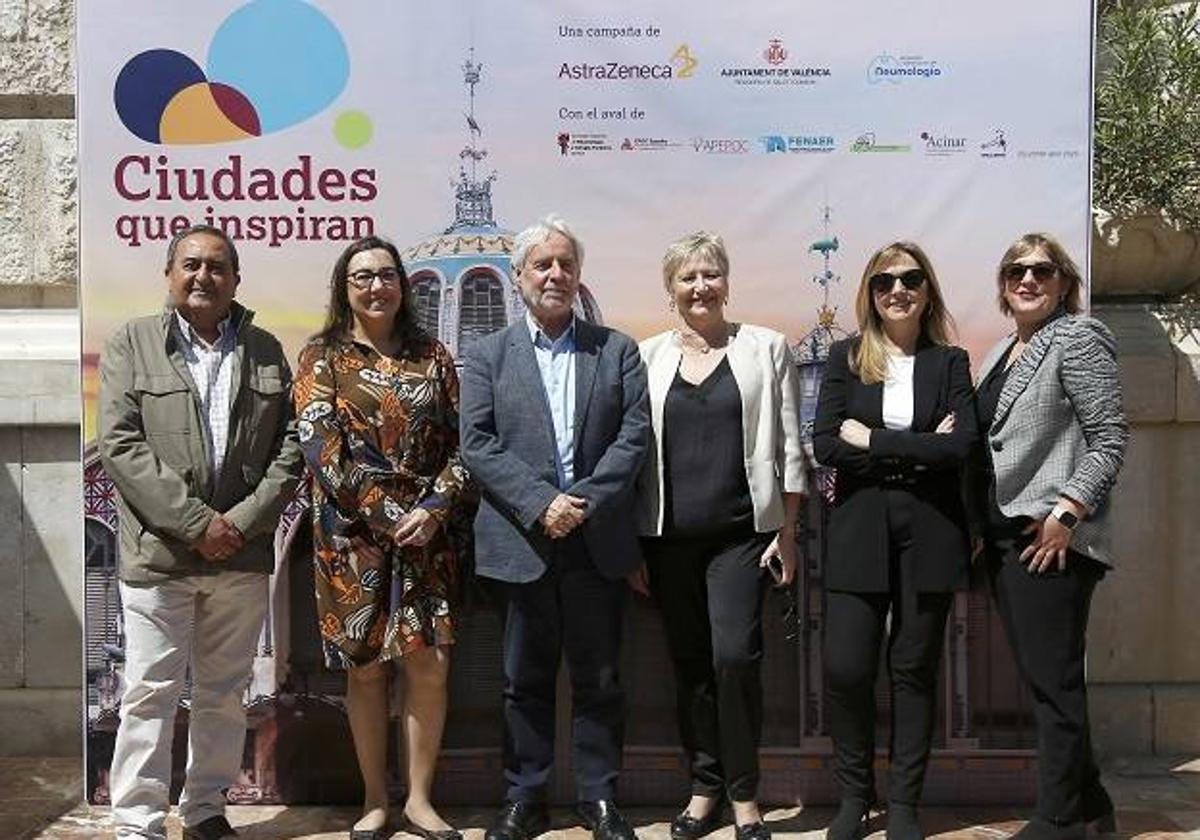 De izquierda a derecha: D. Iñaki Morán, Dña. Pilar Pasarón, D. Emiliano García, Dña. María Amparo García Layunta, Dña. Mª Cruz González, Dña. Marta Palop