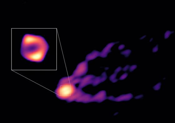 La sombra del agujero negro del centro de la galaxia M87 junto y el potente chorro que expulsa.