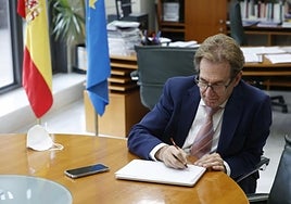 El conseller de Sanidad, Miguel Mínguez.