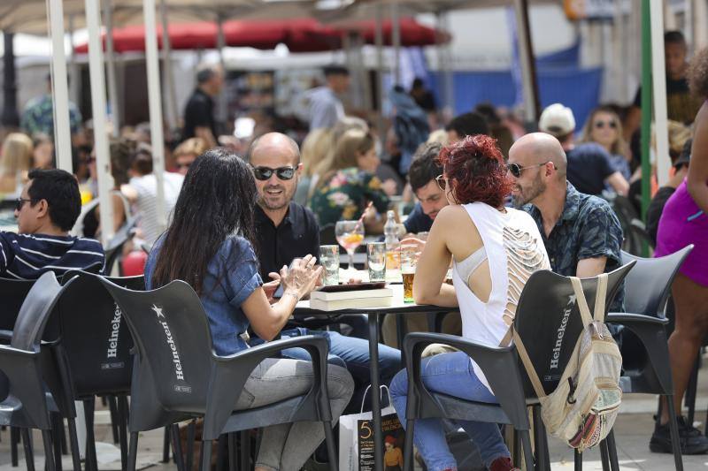 Ambientazo este domingo en las calles de Valencia