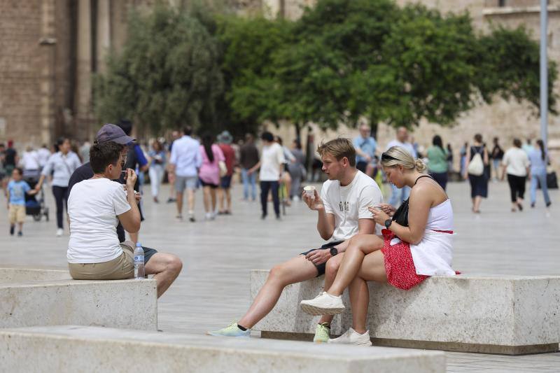 Ambientazo este domingo en las calles de Valencia