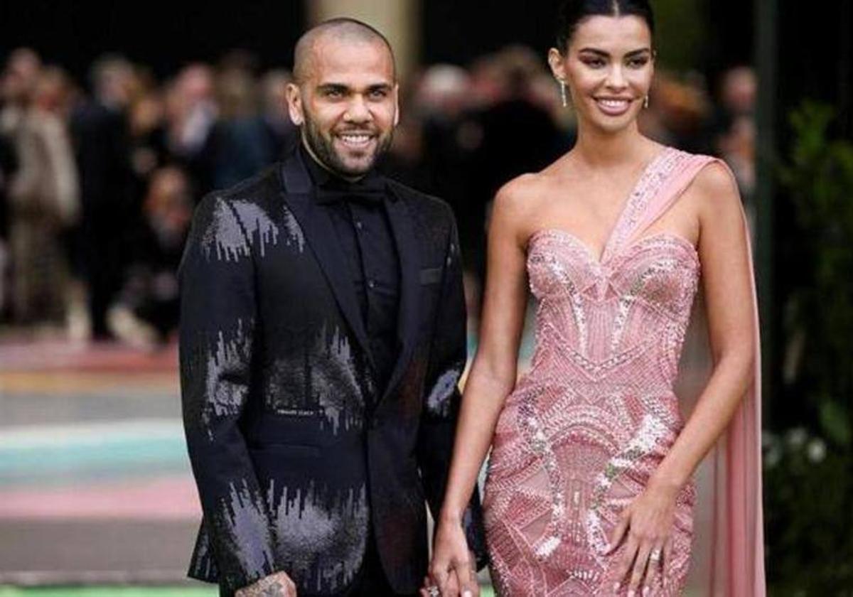 Dani Alves y Joana Sanz en una imagen de archivo.