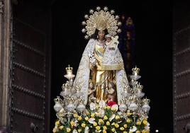 Solemne procesión de la Virgen de los Desamparados.