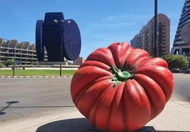 Valencia se llena de frutas y verduras gigantes