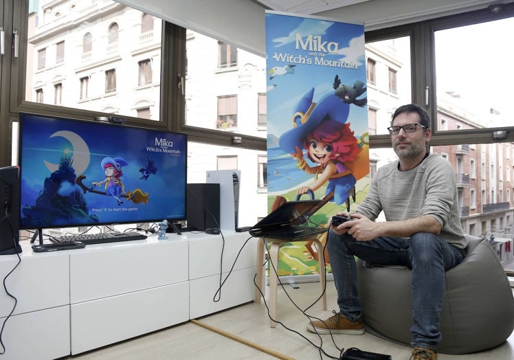 Abraham Cozar, CEO de Chibig, en el estudio ubicado en el centro histórico de Valencia.