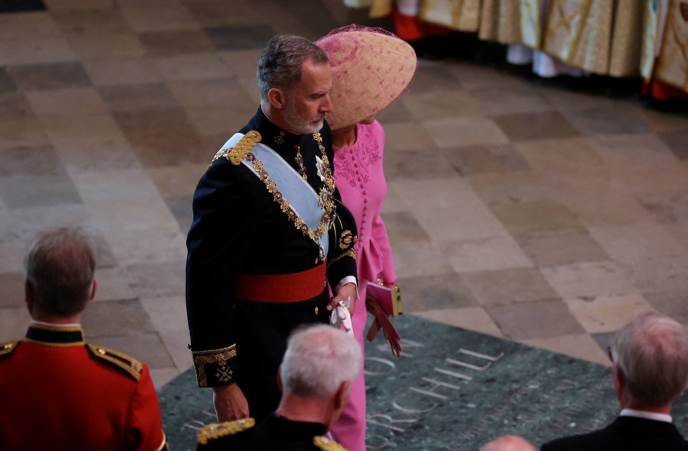 El espectacular look de la reina Letizia en la coronación de Carlos III