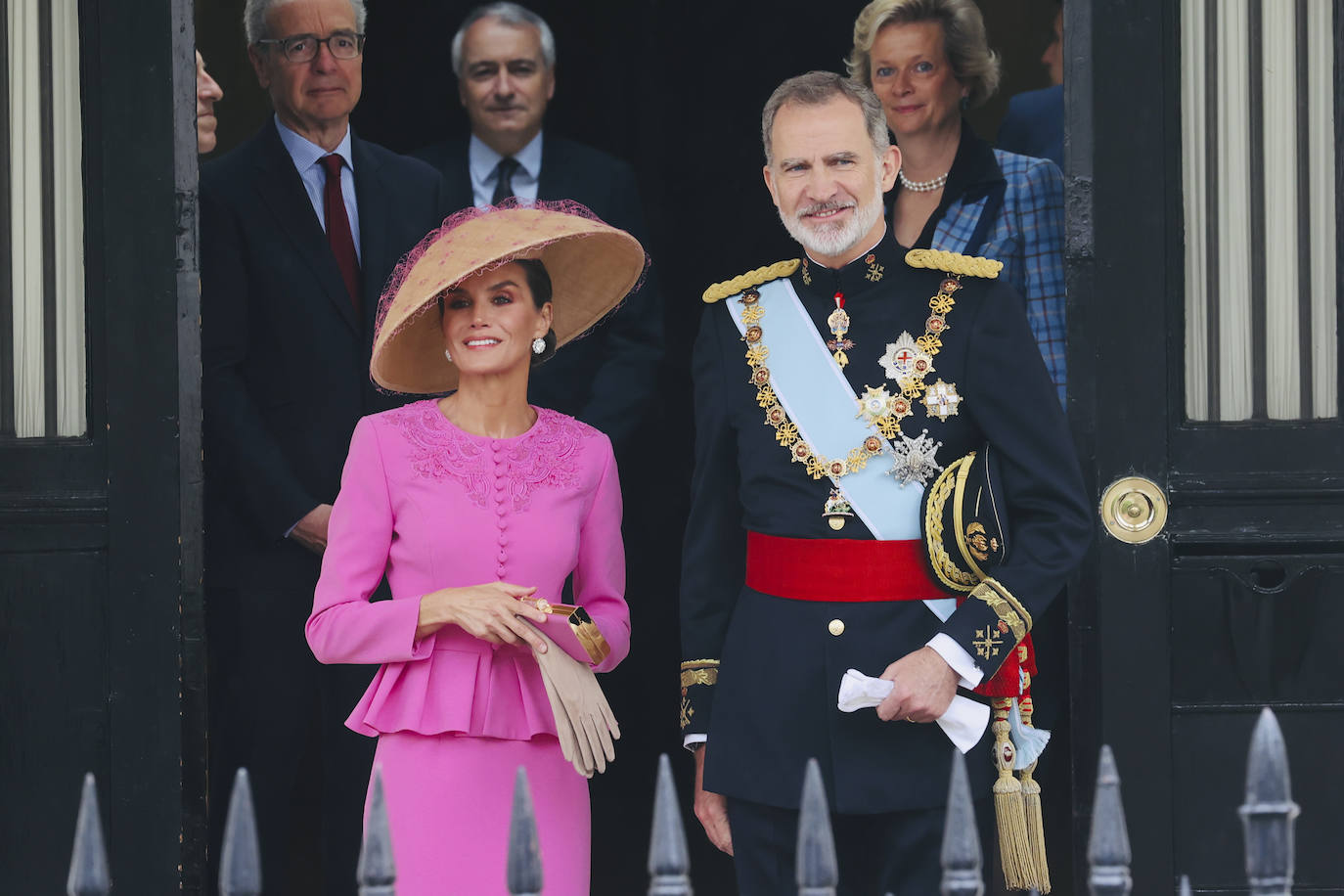 El espectacular look de la reina Letizia en la coronación de Carlos III