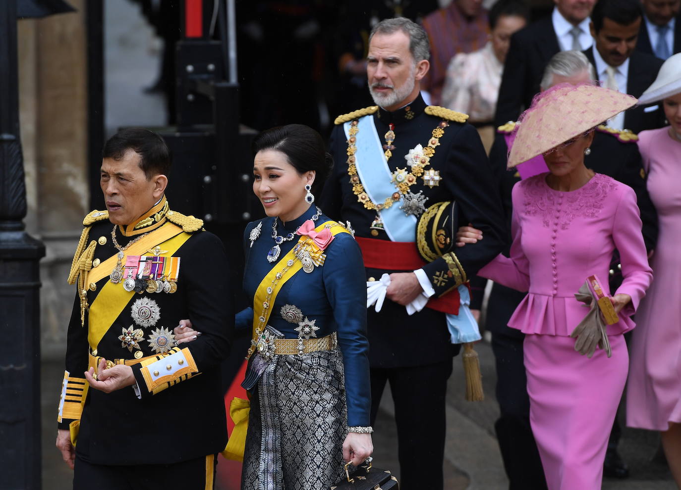 El espectacular look de la reina Letizia en la coronación de Carlos III