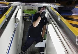 Control de un vehículo en la ITV.