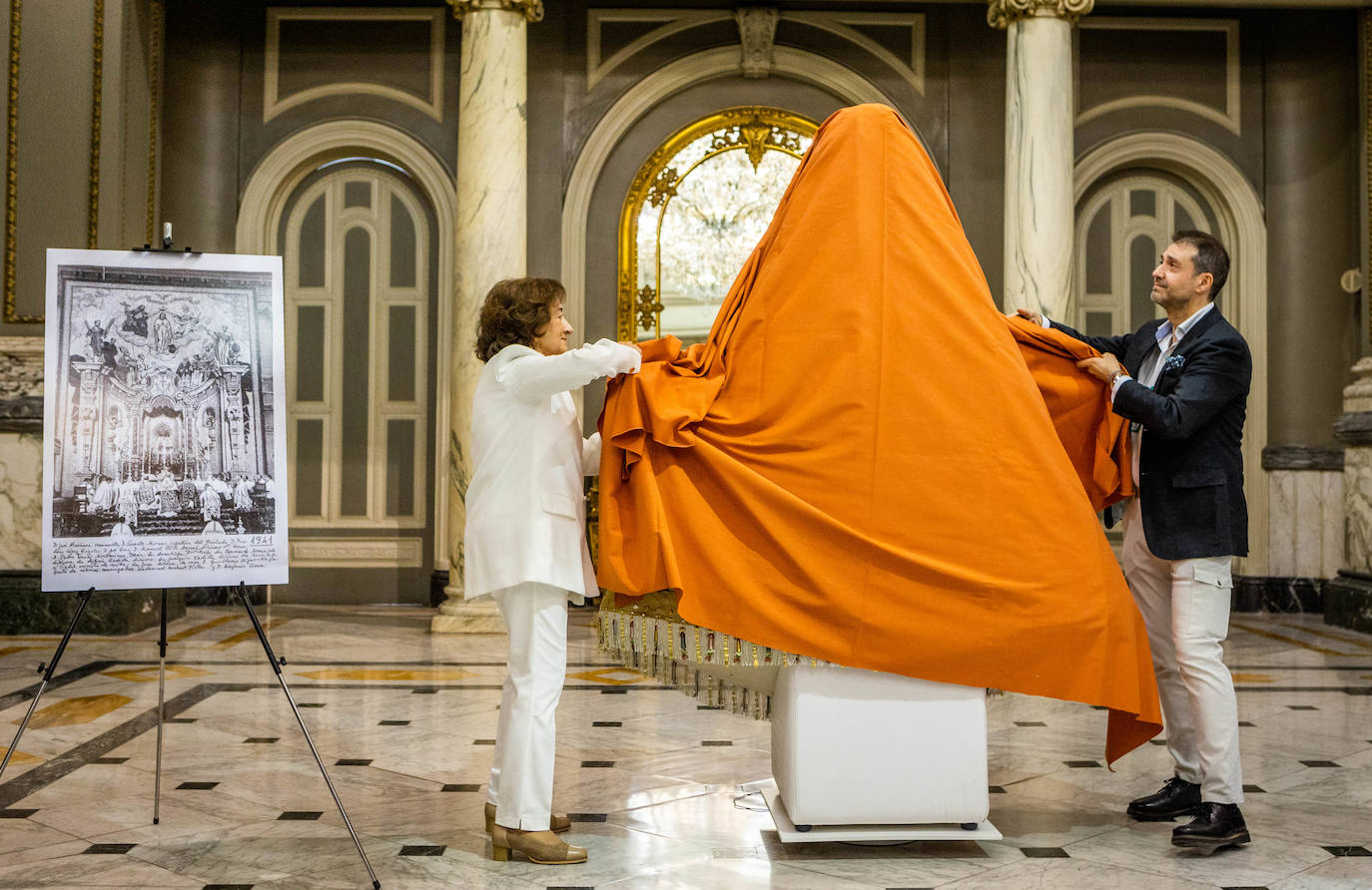 Así es el manto, al detalle, que llevará la imagen peregrina de la Mare de Déu en el Centenario de la Coronación