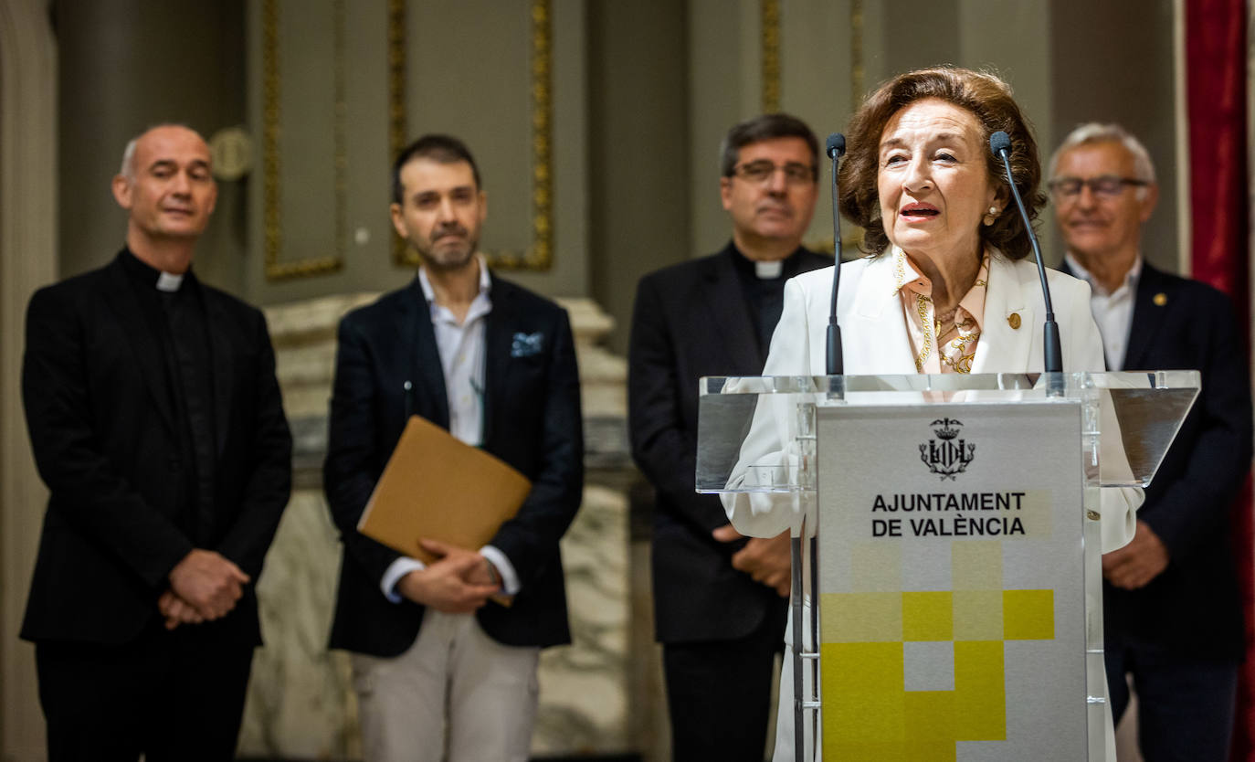 Así es el manto, al detalle, que llevará la imagen peregrina de la Mare de Déu en el Centenario de la Coronación