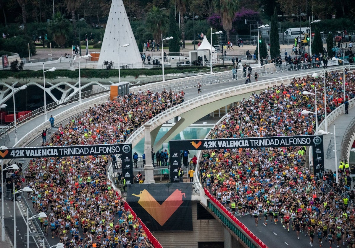 Salida del Maratón Valencia de 2022.